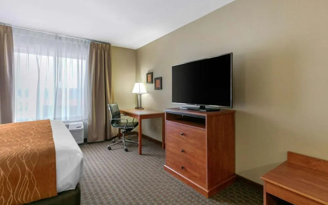 Comfort Inn & Suites Marion I-57