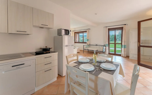 Relaxing Residence Baia dei Mirti B4 1 Bedroom Apartment Sleeps 4 -bilo 4