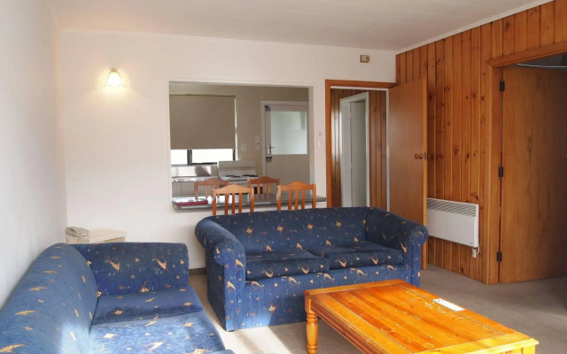 Airport Lodge Motel