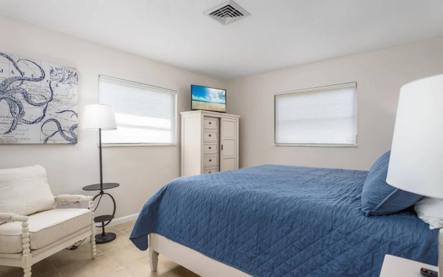 Nokomis Home Close to Beach