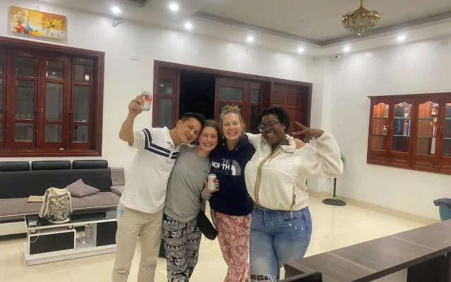 Hanoi Airport Suites Hostel & Travel