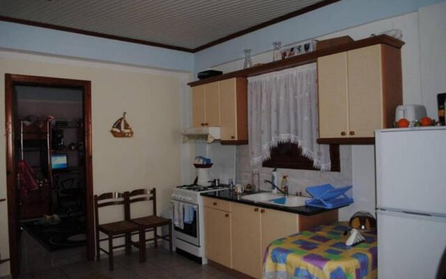 Akti Miaouli Holiday Home