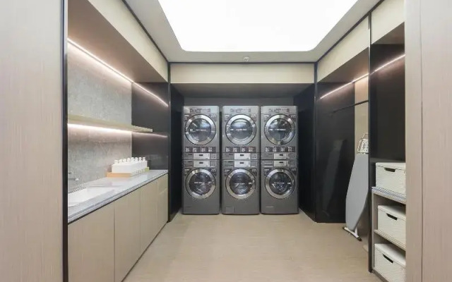 Ji Hotel (North Plaza, Ningbo Railway Station)