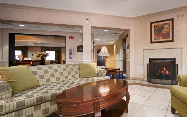 Riverview Inn and Suites