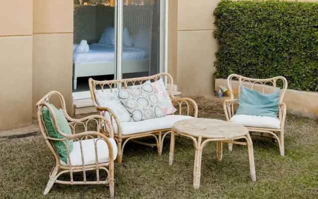 Xuru Stays I The 2bdr Warmhearted Waterside Apt