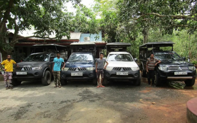 L.L.Tourist Inn & Safari jeeps