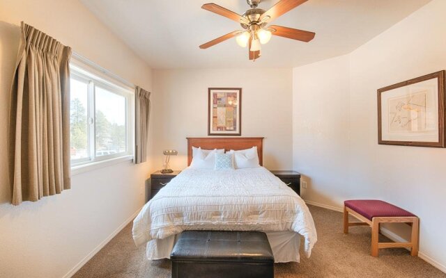 Canyon Plaza Premier Studio and Apartments