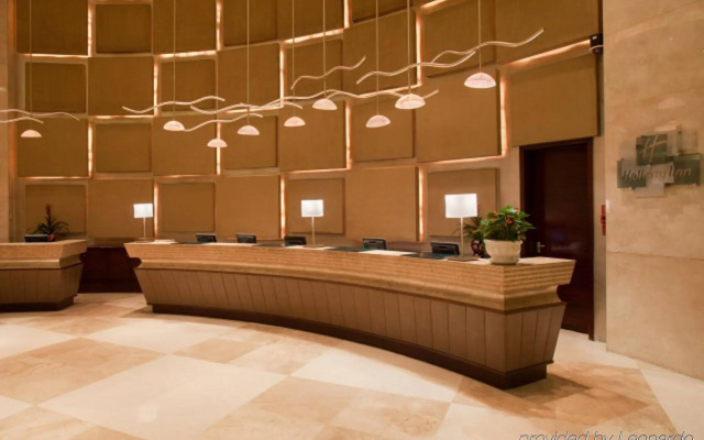 Holiday Inn Chongqing Guanyinqiao by IHG