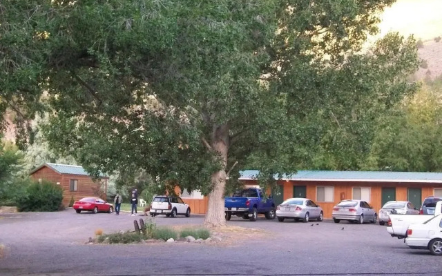 The Lodge at Summer Lake