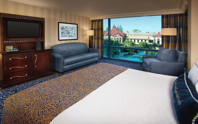 Disneyland Hotel