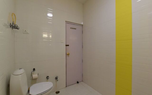 OYO 14150 Celebriti Suites