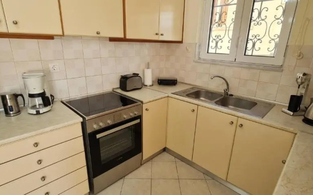 Stylish S&k 'k' Villa 200m From The Beach