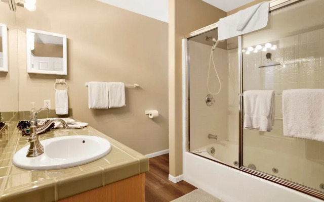 Castle Glen Gem #2220