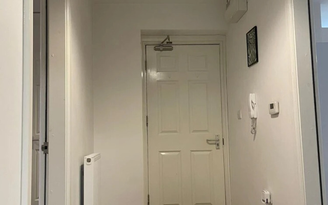 Clarendon Luxury Gated City Apartments