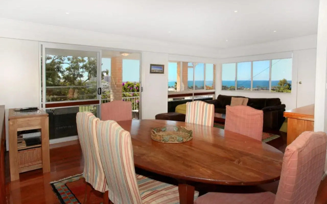10 Barra Crescent, Coolum Beach