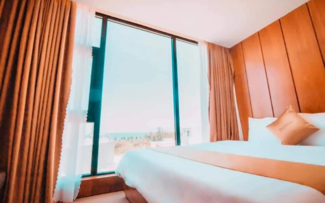 Mira Hotel