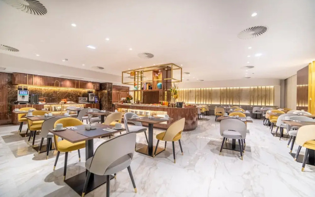 VIP Executive Suites do Marques Hotel