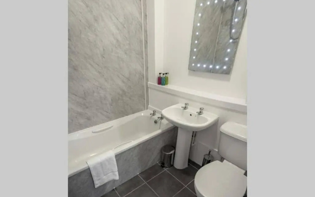 ☆Spacious Flat Close to University and City Centre