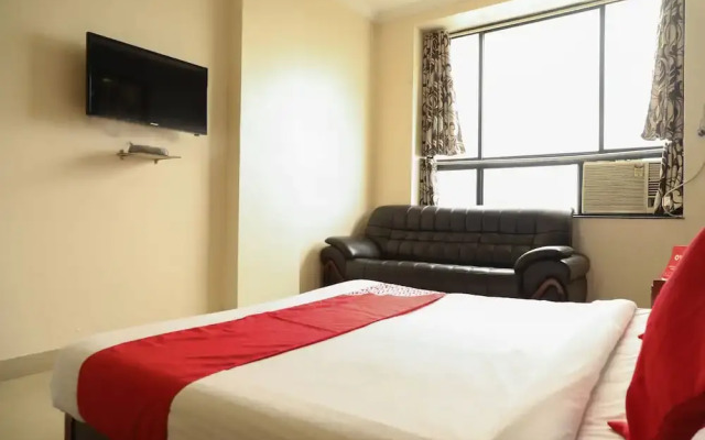 OYO Flagship 070 Hotel Orient Palace