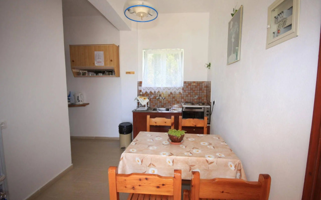 Kostas Apartments & Studios