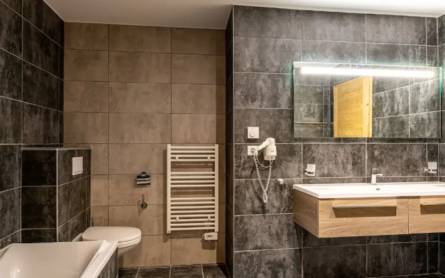 Luxurious apartment with two bathrooms and terrace