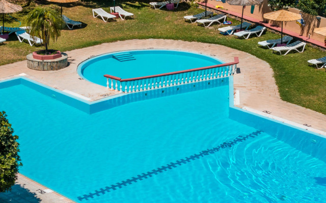 Achousa Hotel