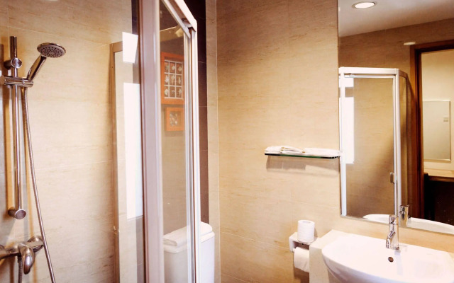 Victoria Hotel, a NuVe Group Collection