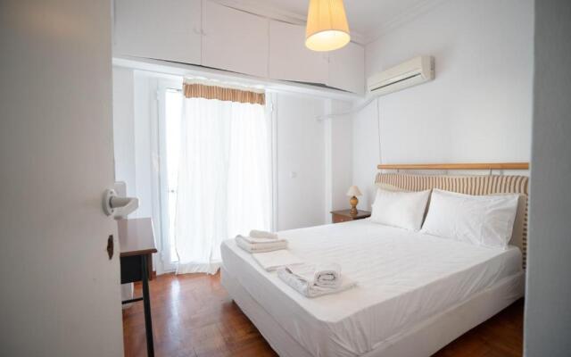 Dimotiko Theatro metro st. 1 bedroom 4 pers. flat