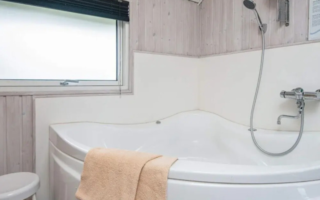 6 Person Holiday Home in Hemmet