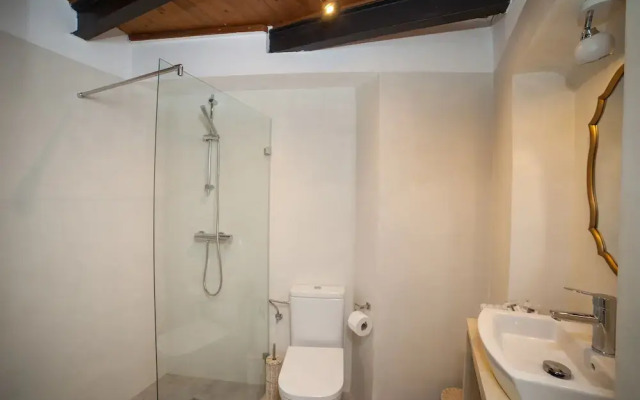 La Casa Amarilla
