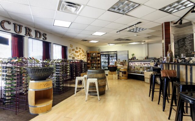 Rodeway Inn & Suites