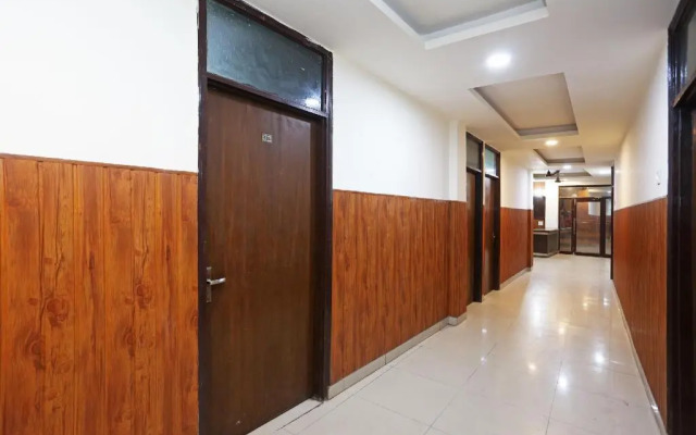 Akash Guest House by OYO Rooms