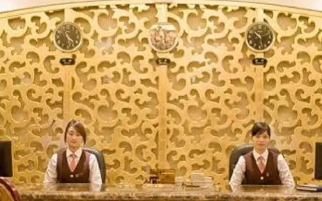Dragon Hotel