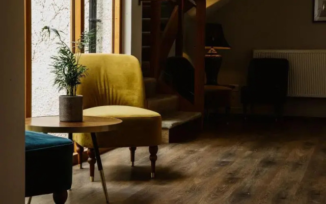 The Crooklands BW Signature Collection