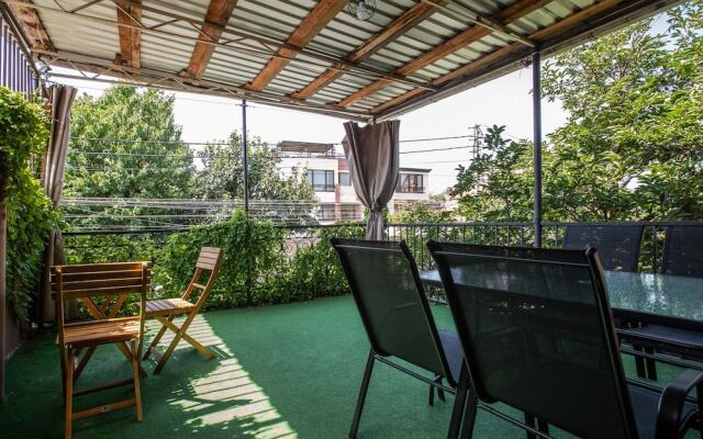 Veranda House on Samreklo 25