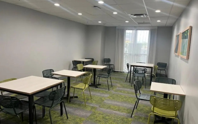 Best Western Legacy Inn & Suites