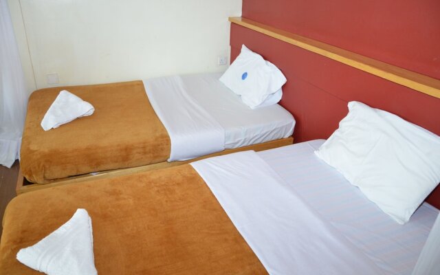 Ssese Islands Beach Hotel - Hostel