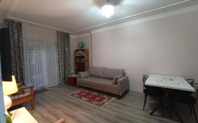 Emniyet Sokak Apartment