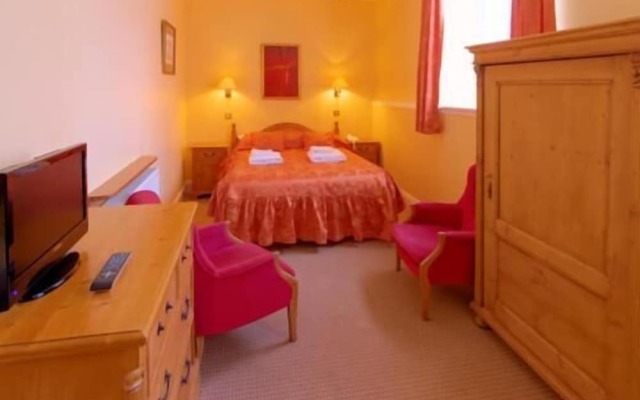Wynnstay Hotel