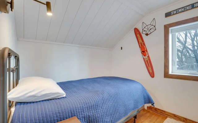 Pet-friendly Minocqua Home: Walk to Lake & Dining!