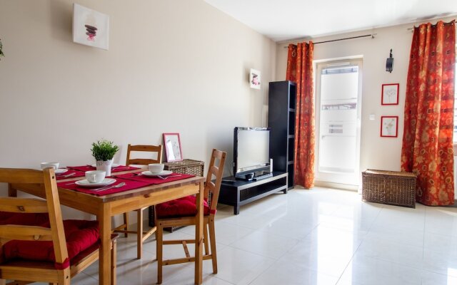 Wilanów Apartment with Balcony