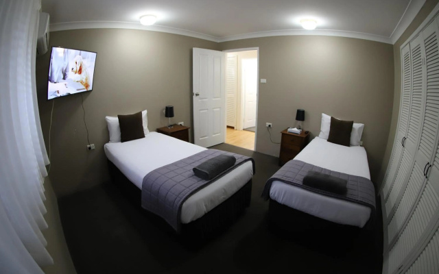 Sleepy Hill Motor Inn – Guest Rooms – Newcastle