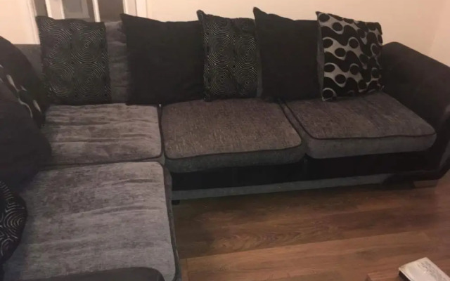 8 Varis Apartments