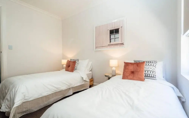 The Grand Oasis - Pool - Wifi - Mins From Beach
