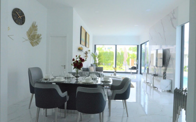 Villa with Shared Pool in Central Pattaya - Palmc15