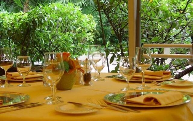 Maraini Resort