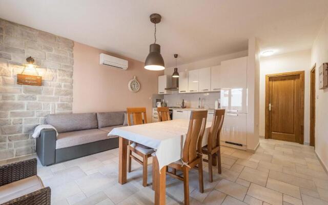 Holiday home near the beach Marijanka