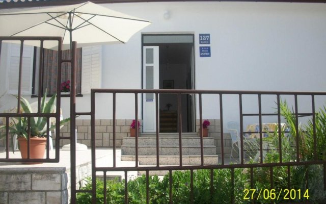 Apartment Banjol 137