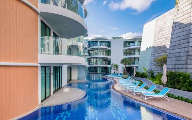 Joy Phucket Absolute Twin Sands Resort
