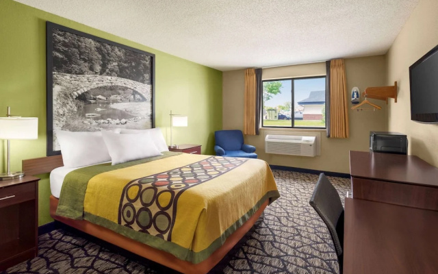 Super 8 Ankeny/Des Moines Area